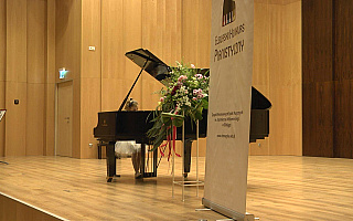 Uczniowie szkół muzycznych z całej Polski rywalizują w konkursie pianistycznym